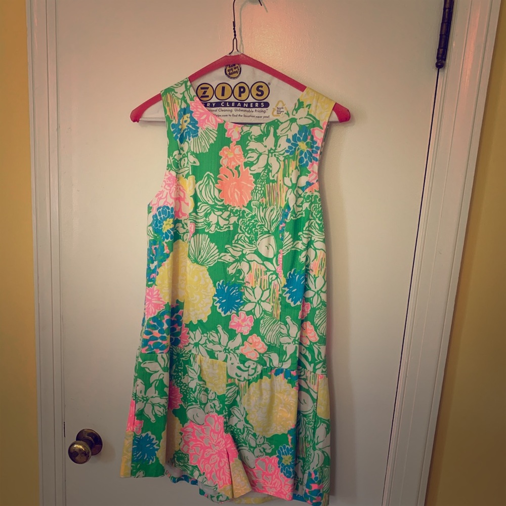 Lilly Pulitzer shorts romper. Super cute. Size 8.